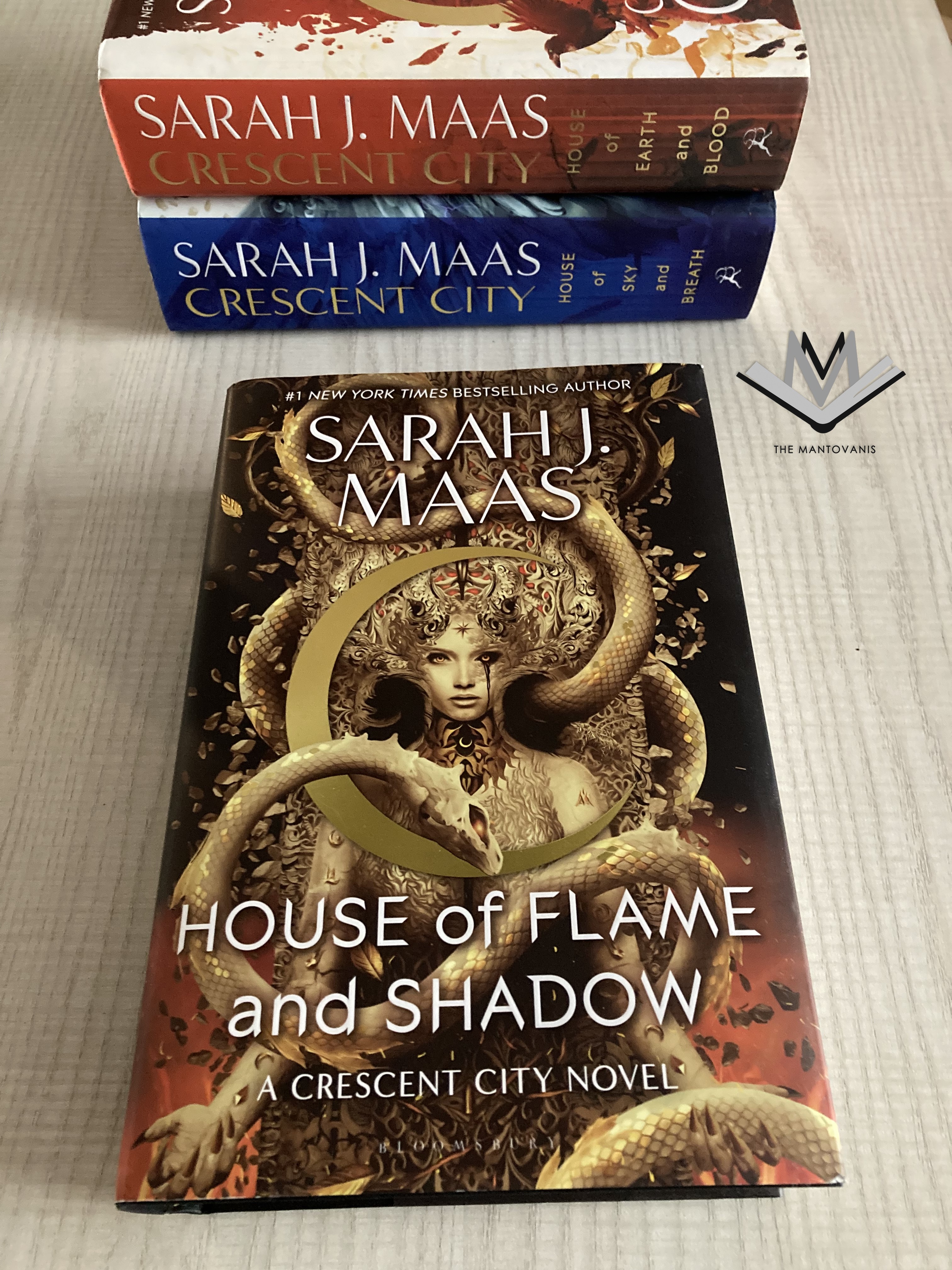 Recensione di “Crescent City 3: House of Flame and Shadows” di Sarah J ...